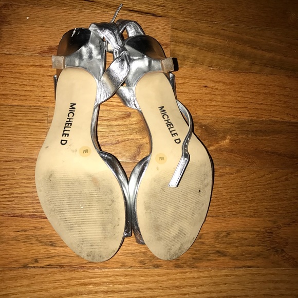 Silver heels - Picture 3 of 4